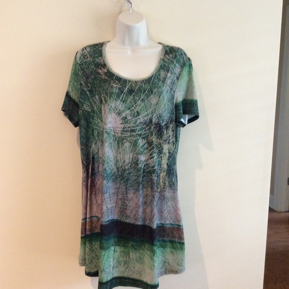 Green design shirt/dress